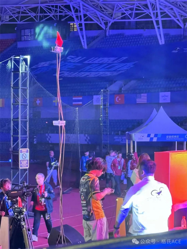 龍隊(duì)首創(chuàng)的超長信號(hào)接收天線