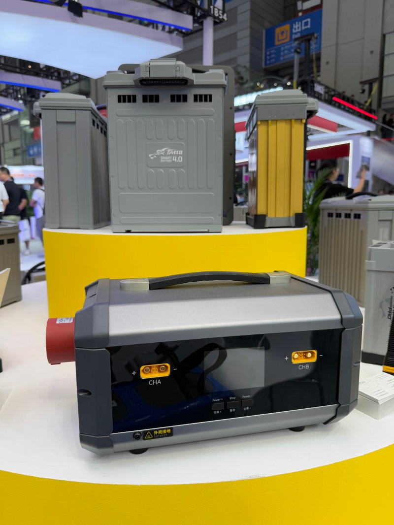 植保無人機(jī)電池平衡充電器 植保無人機(jī)電池平衡充電器